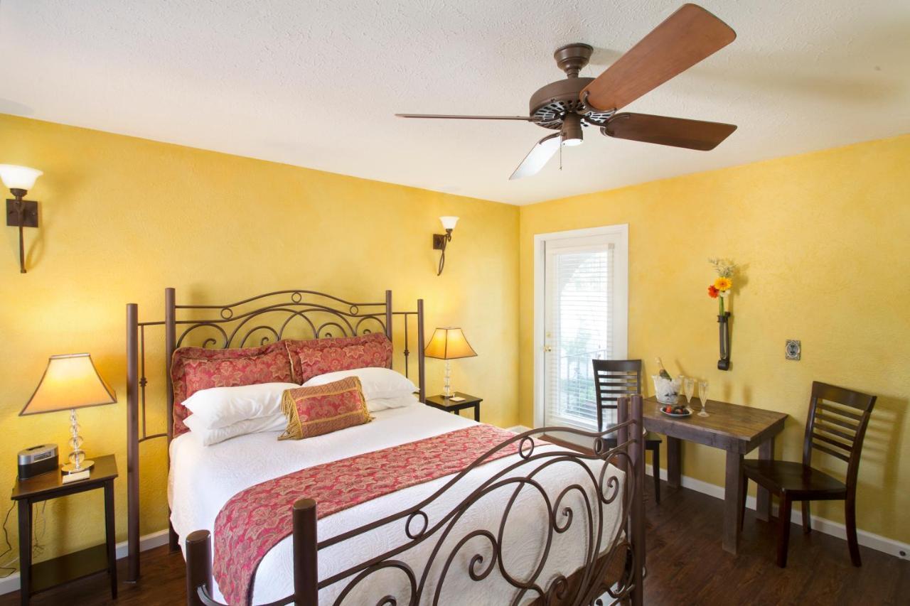 Lakehouse Bed And Breakfast Canyon Lake Exteriör bild