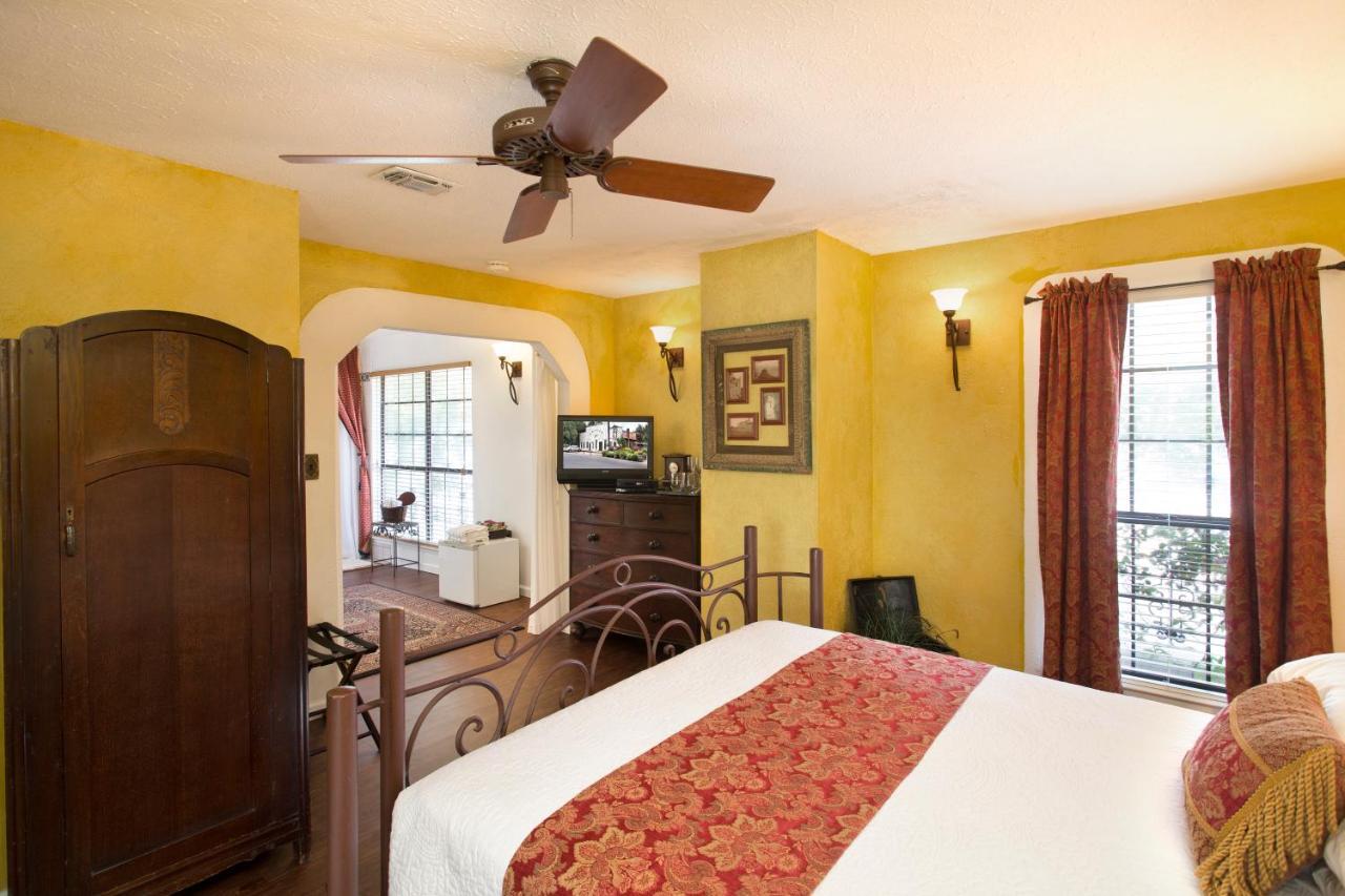 Lakehouse Bed And Breakfast Canyon Lake Exteriör bild