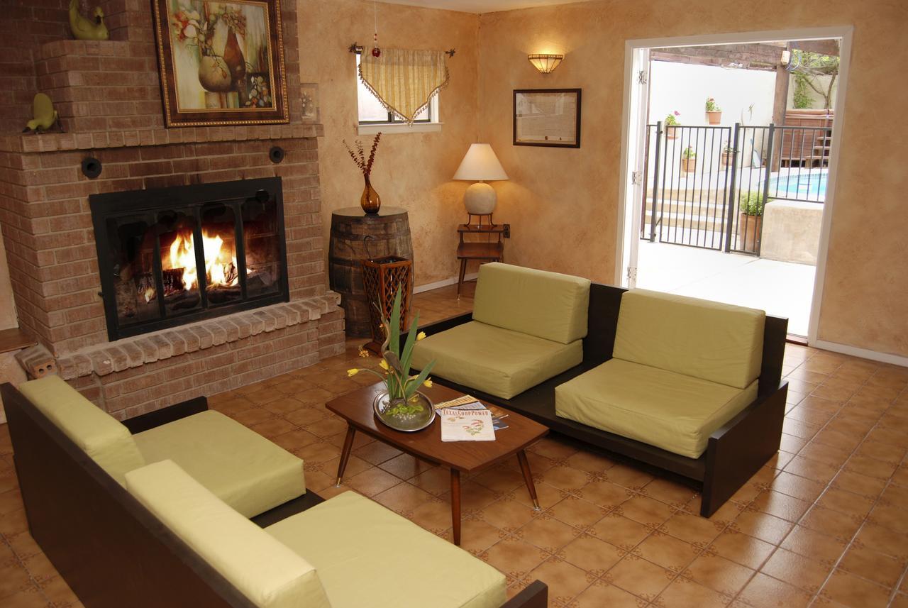 Lakehouse Bed And Breakfast Canyon Lake Exteriör bild