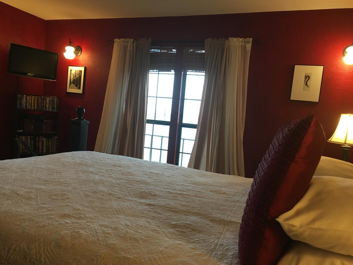 Lakehouse Bed And Breakfast Canyon Lake Exteriör bild