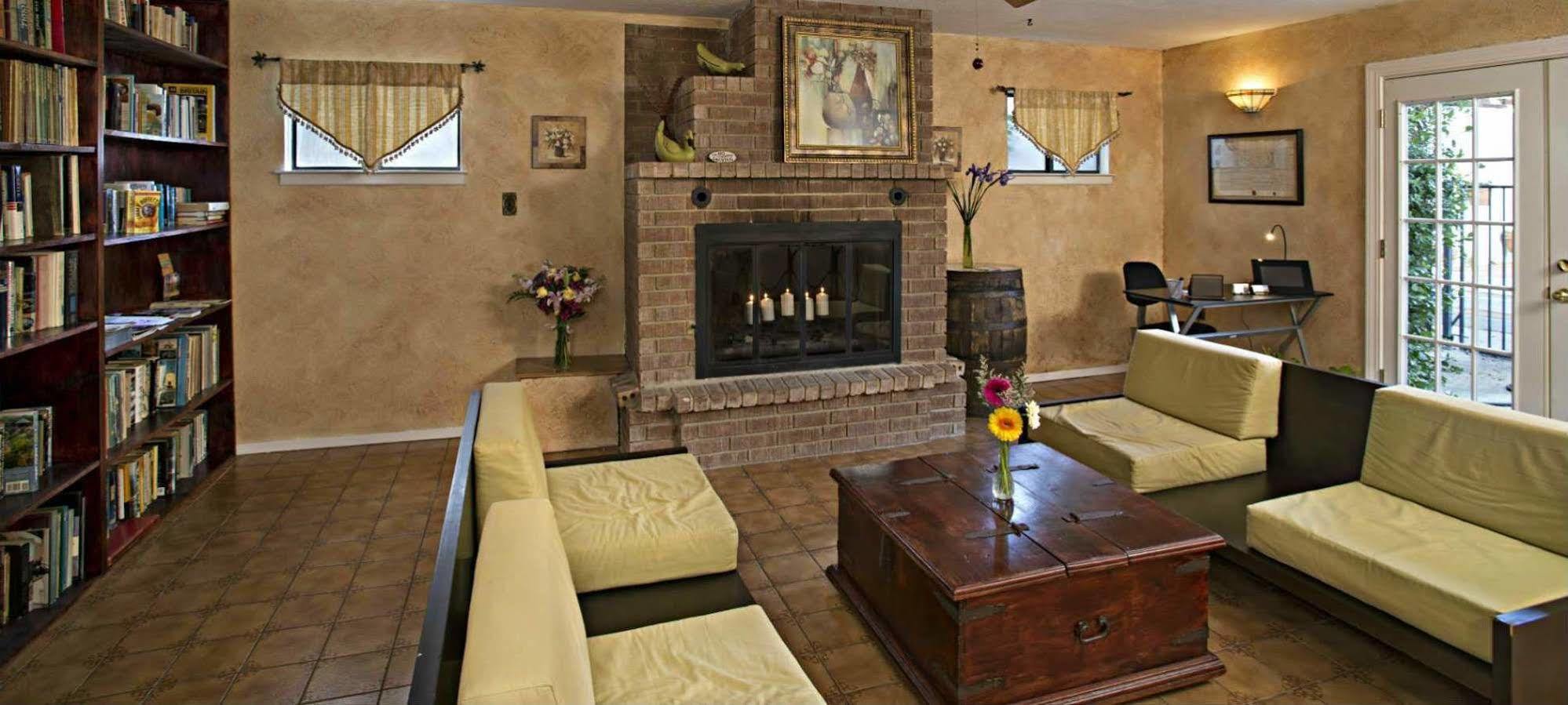 Lakehouse Bed And Breakfast Canyon Lake Exteriör bild